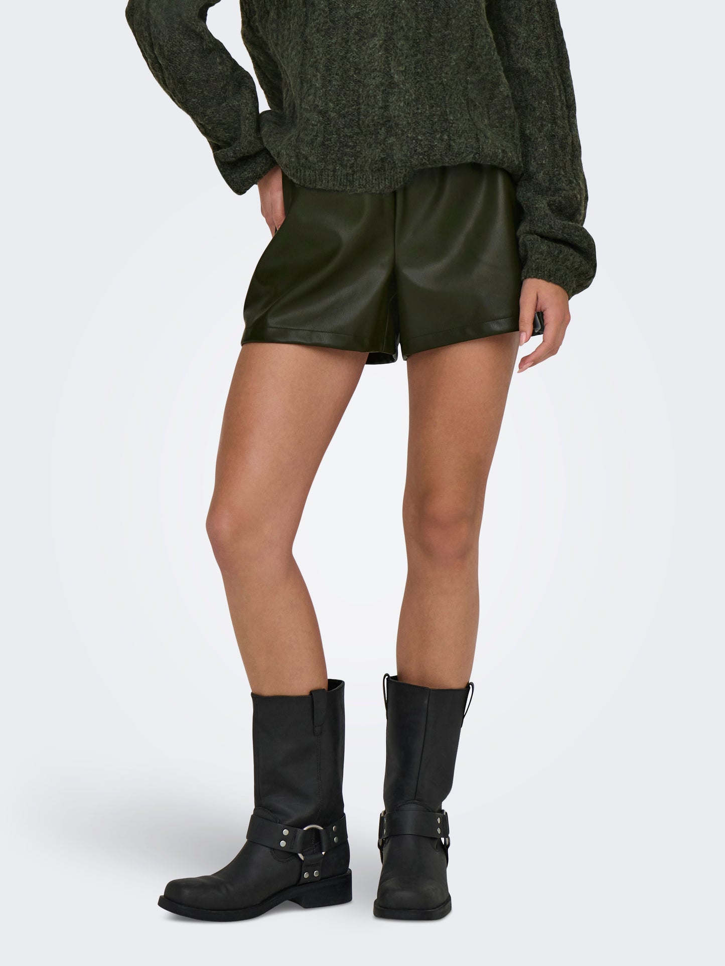 JDYALAIA MW FAUX LEATHER SHORTS PNT