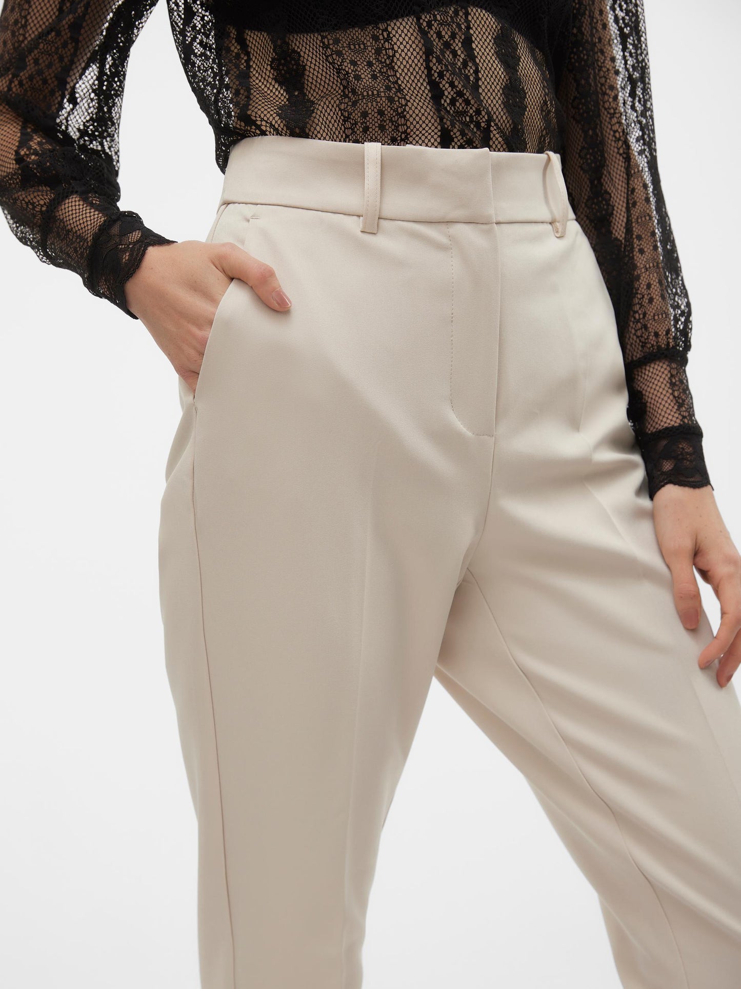 Pantalone Vmholly Hr Tapered Pant Vero Moda