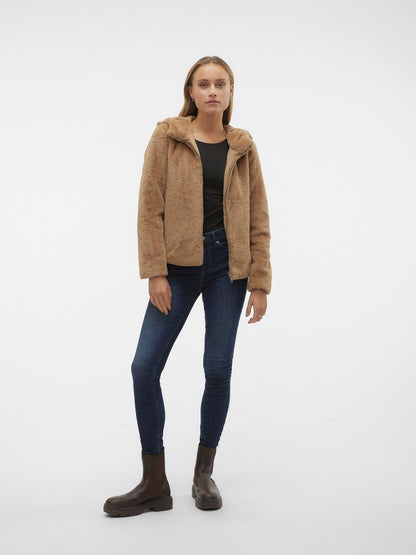 Giacca Vmsonjahoodie Short Faux Fur Jacket Boos Vero Moda