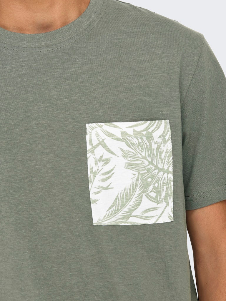 Only & Sons - Uomo - T-shirt | onsperry life reg leaf ss pockettee noos