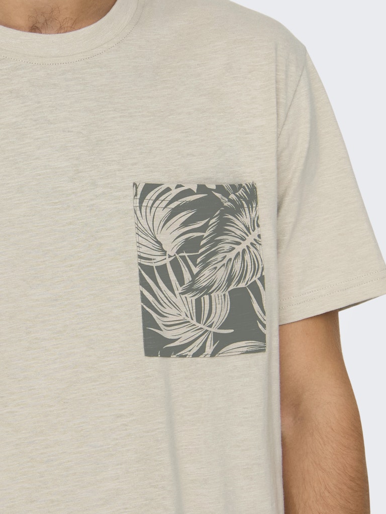 Only & Sons - Uomo - T-shirt | onsperry life reg leaf ss pockettee noos