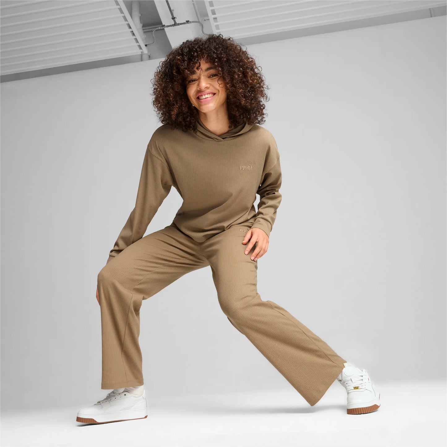 PANTALONE - PUMA PANTALONE ESS ELEVATED HIGH-WAIST STRAIGHT LEG PAN