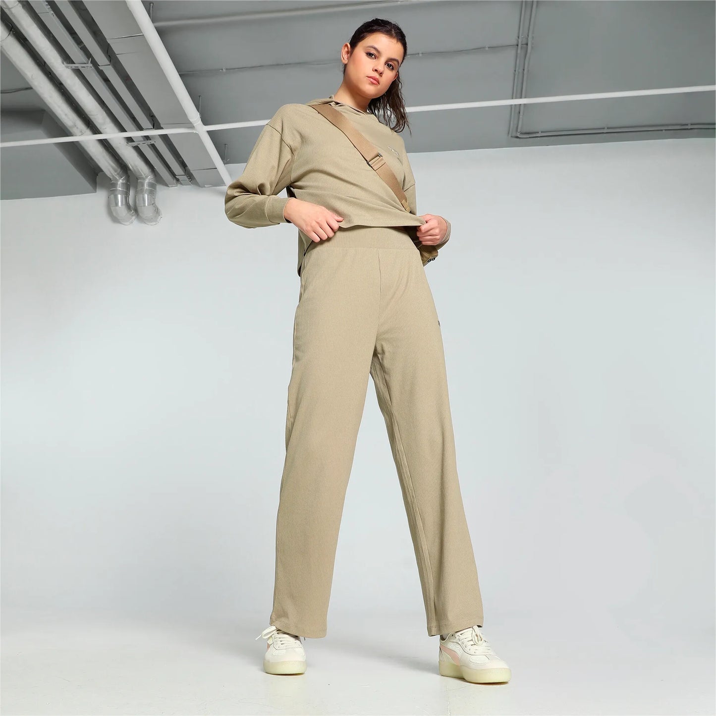 PANTALONE - PUMA PANTALONE ESS ELEVATED HIGH-WAIST STRAIGHT LEG PAN